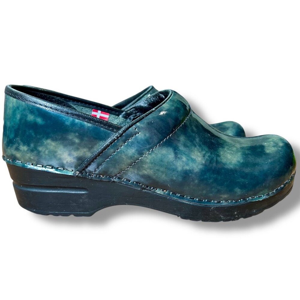 Sanita Professional Ariana Petrole Patent Ladies Stapled Clogs size 39